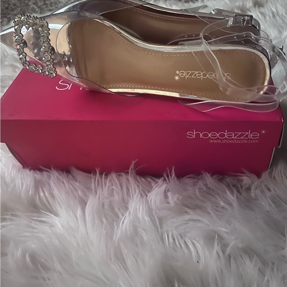 Shoe Dazzle STYLISH FLATS - Picture 1 of 4